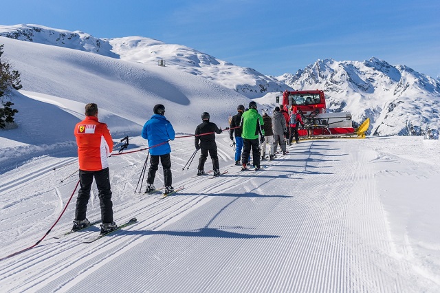 Galtür ligt in het achterste deel van het Paznaun in het westen van Tirol en maakt deel uit van het overkoepelende Silvretta Region. Het skigebied van Galtür bestaat uit 40 kilometer pistes, waarvan 6 makkelijk, 24 gemiddeld en 10 moeilijk.